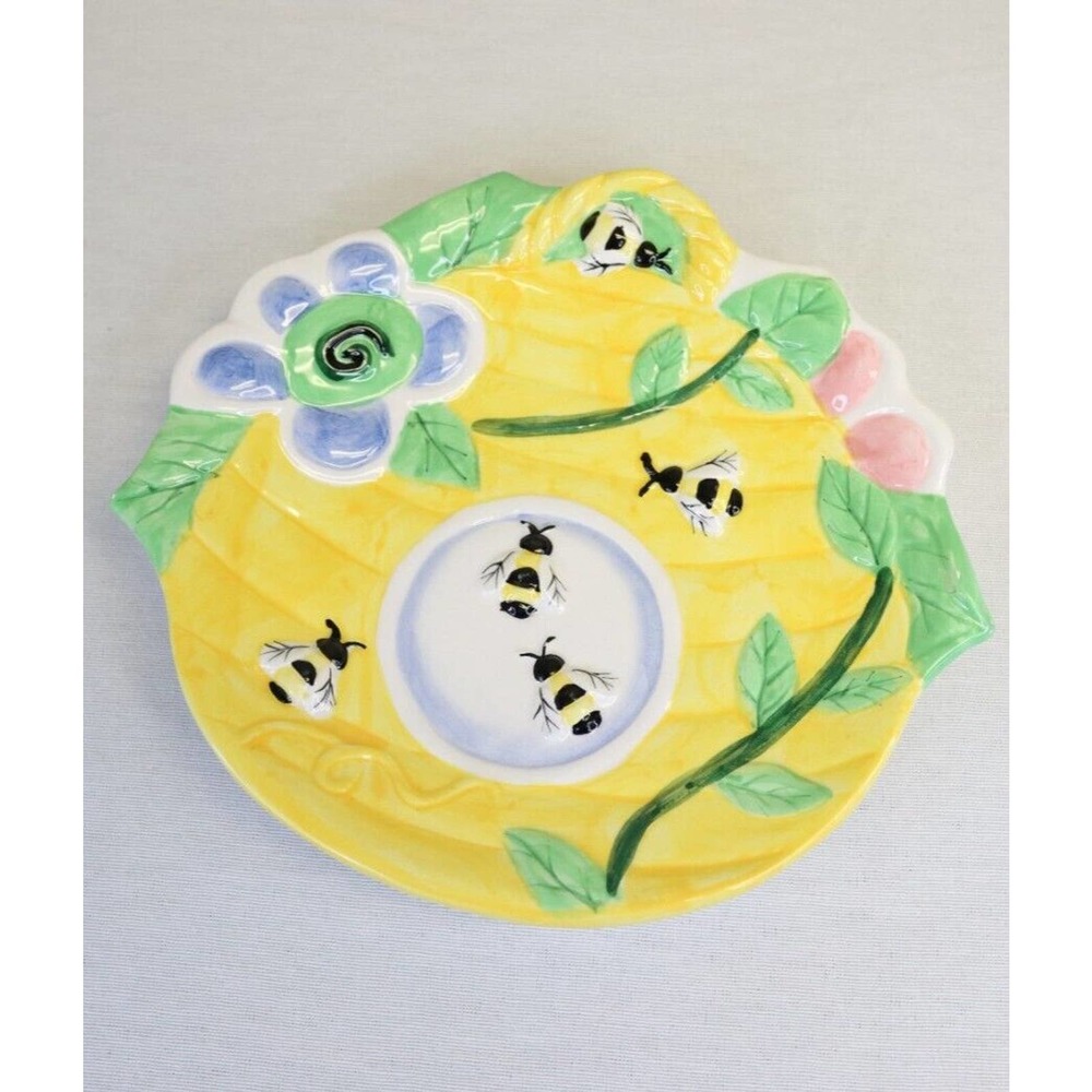 Harry and David 8" Dessert Plates Bee Catcher Design ONE I Plate